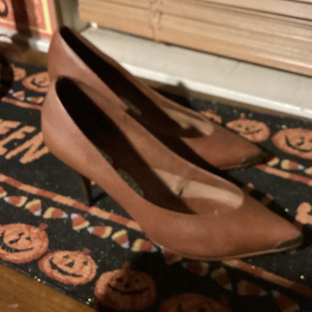 Hokus Pokus leather pumps with metal heel & tips - Size 8 1/2 - Picture 2 of 5